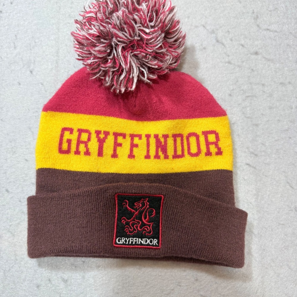 Harry Potter Gryffindor Beanie Pom Pom Knit Hat Wizarding World‎